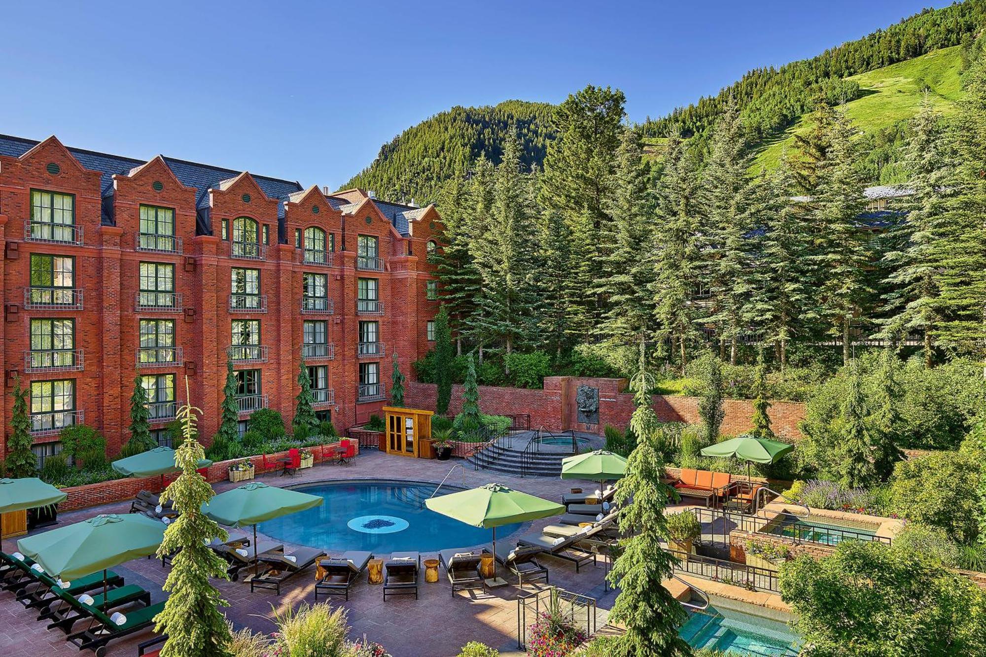 2 Hoteles con Acceso al Aeropuerto Cerca del Aspen Parks Dept