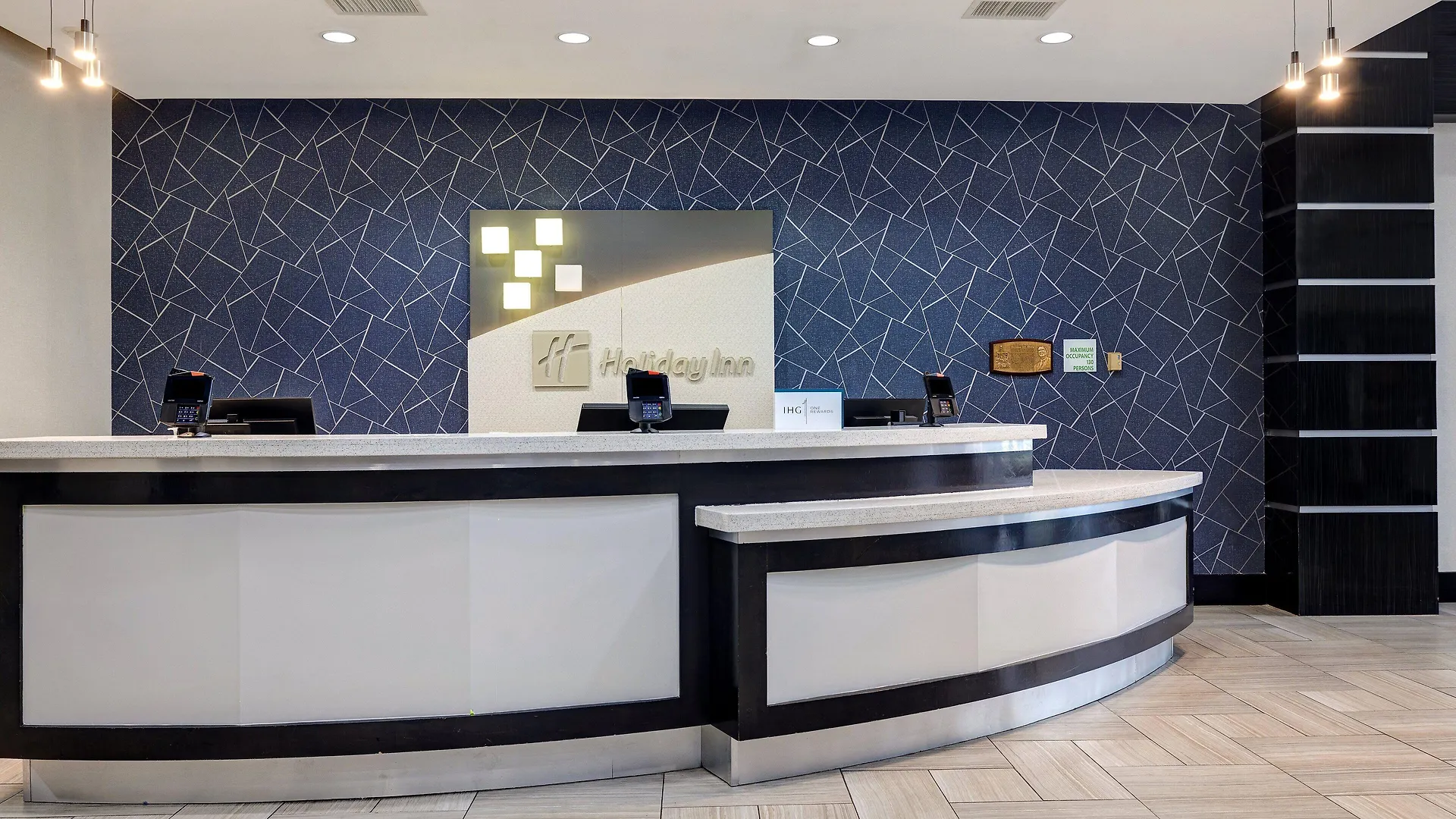 2 Hoteles de Negocios Cerca de Crystal Ballroom at the Rice que Conviene Conocer