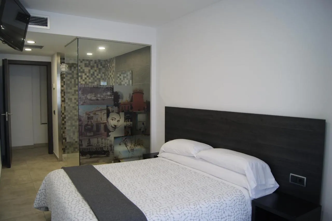 4 Hoteles Baratos Cerca del Museo Parroquial de Castelló d'Empúries