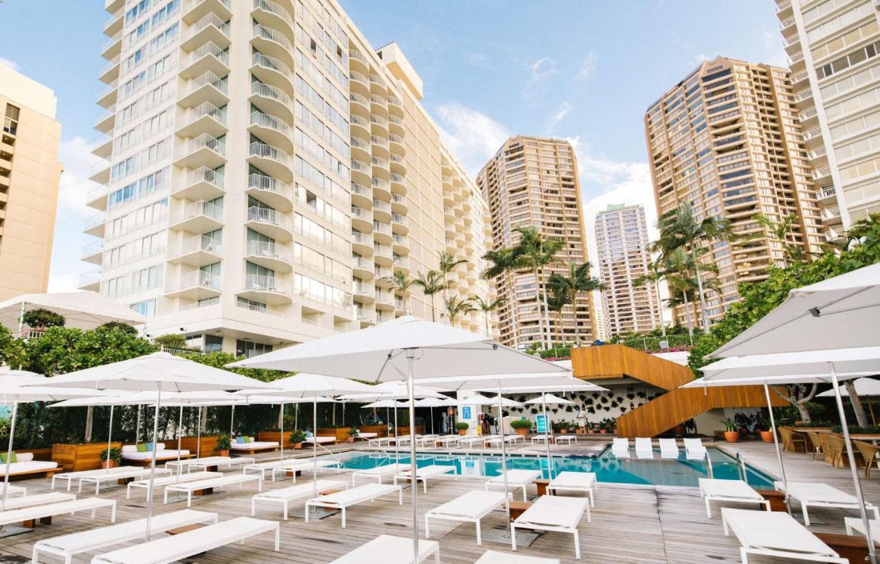 7 Hoteles de Diseño Excepcional en Waikiki que Vale la Pena Reservar