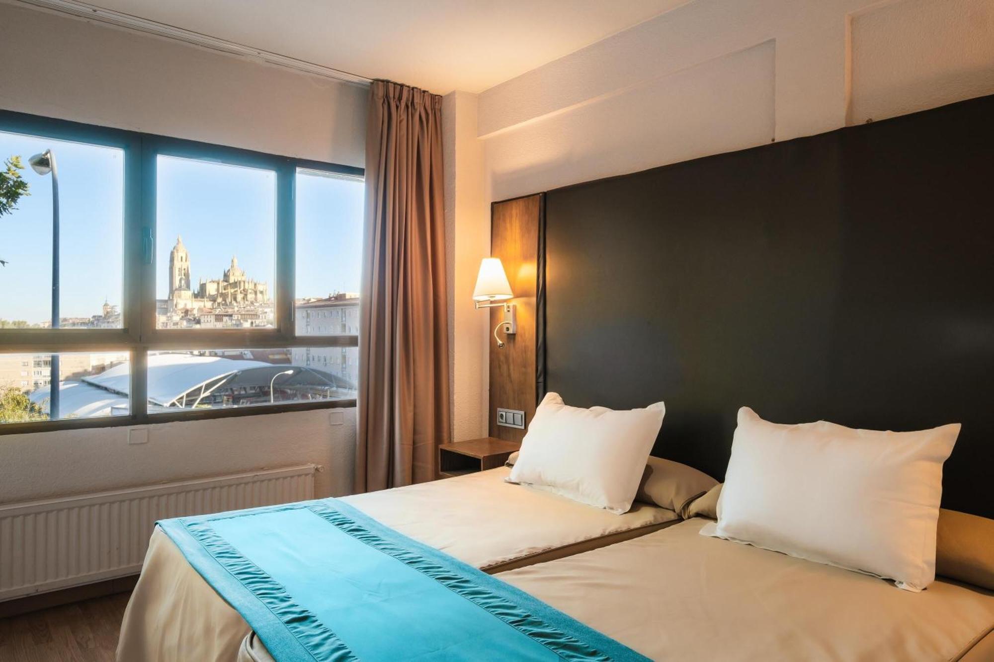 Dónde Alojarse cerca del Acueducto de Segovia: 6 Hoteles Céntricos